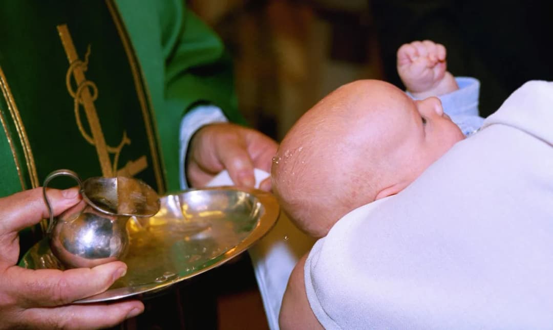 Ile za chrzest bez mszy? Odkryj zwyczaje i typowe ofiary