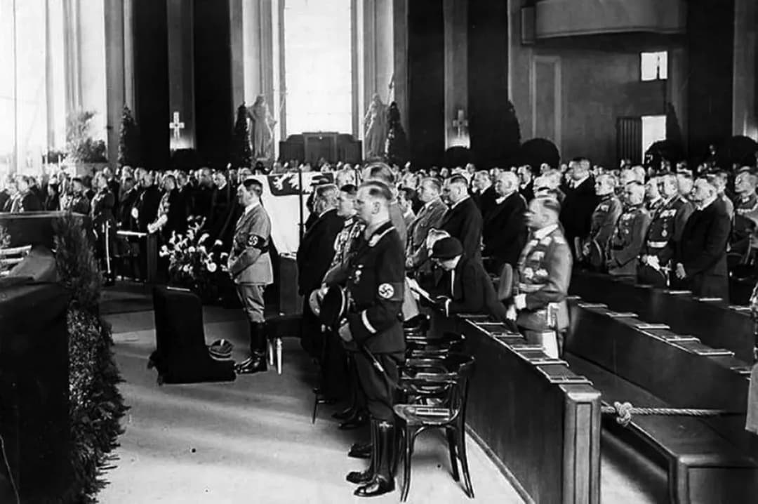 Czy Hitler był na pogrzebie Piłsudskiego? Fakty i kontrowersje