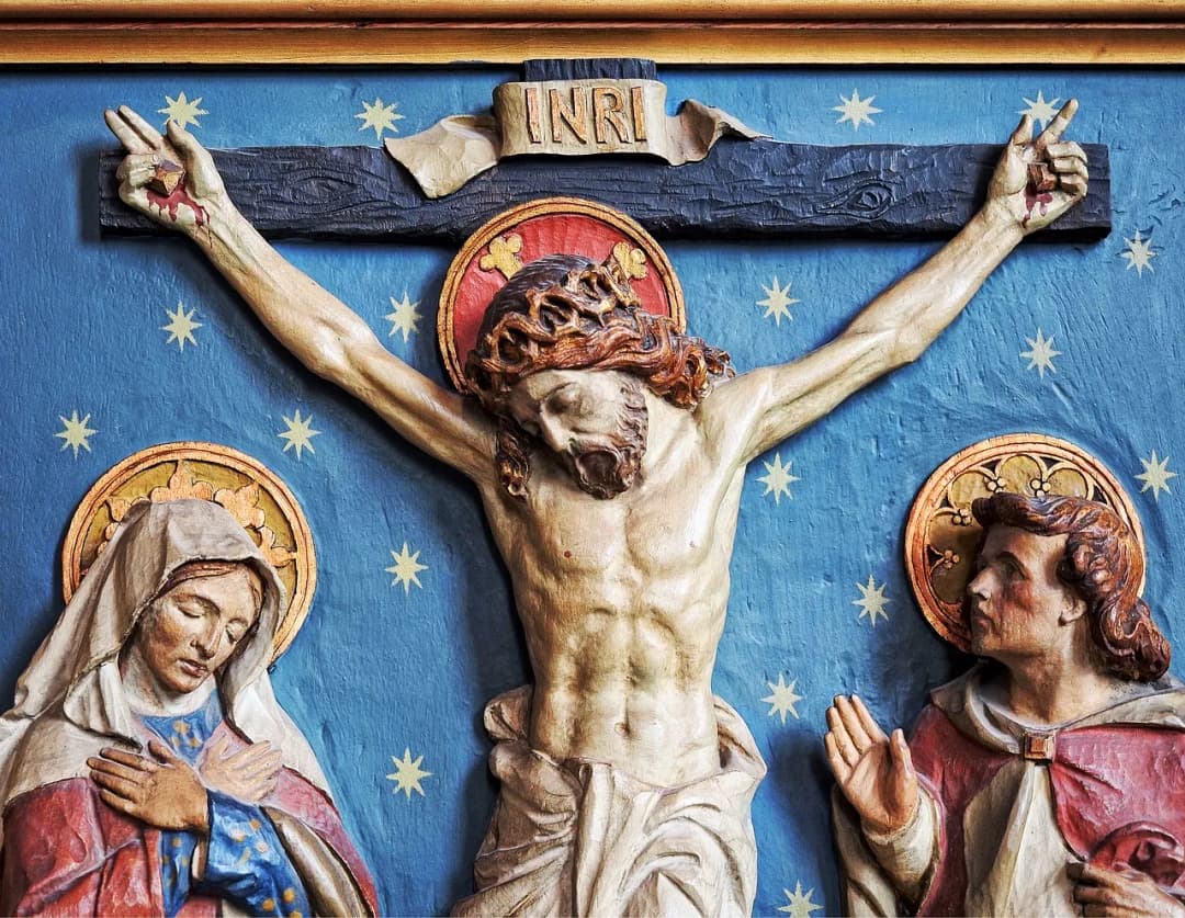 Czy w Wielki Piątek trzeba iść do kościoła? Oto prawda o liturgii