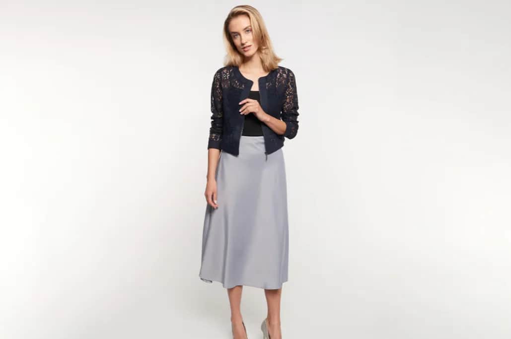 Jak się ubrać do kościoła w niedzielę? Uniknij błędów i wybierz odpowiedni strój!