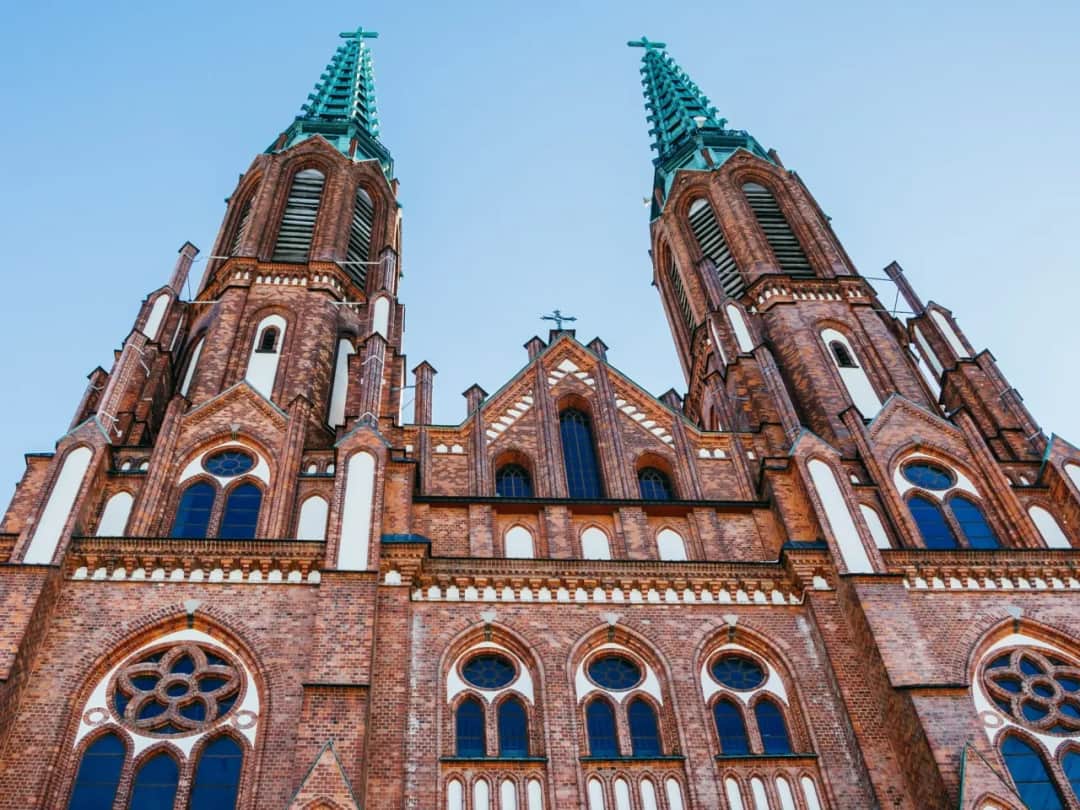 Ile jest kościołów w Warszawie? Zaskakująca liczba i ich rodzaje