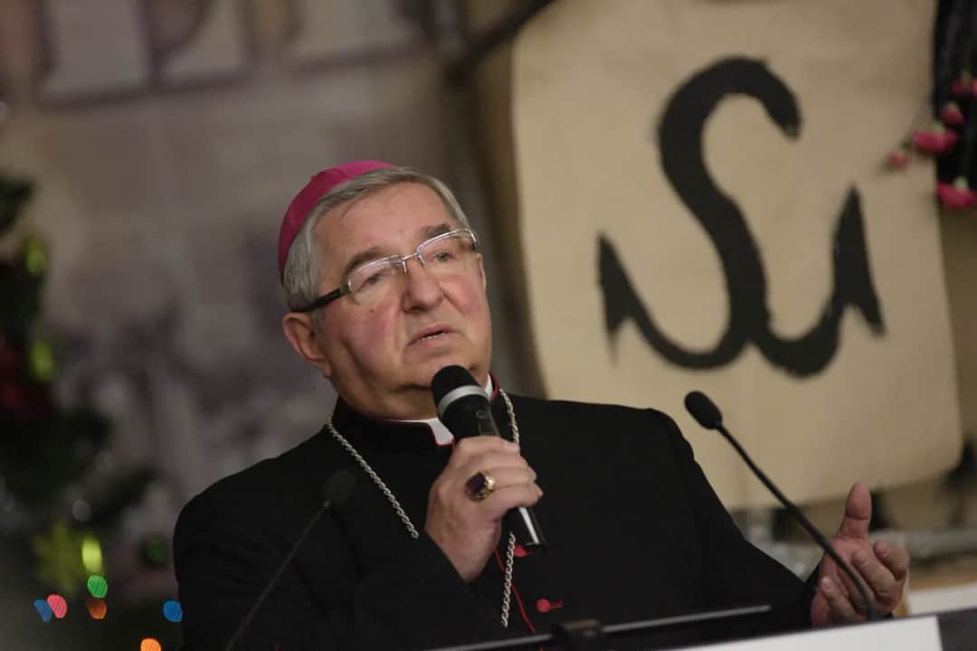 Ile biskup bierze za bierzmowanie? Zaskakujące fakty o wynagrodzeniu