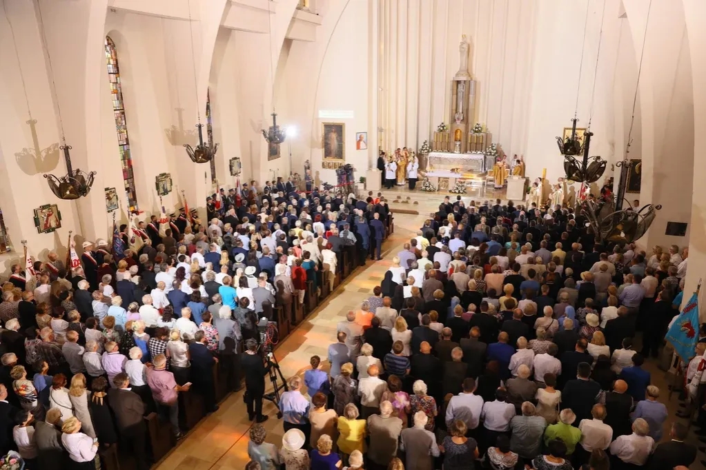 Jak się ubrać na mszę trydencką, aby nie popełnić faux pas?