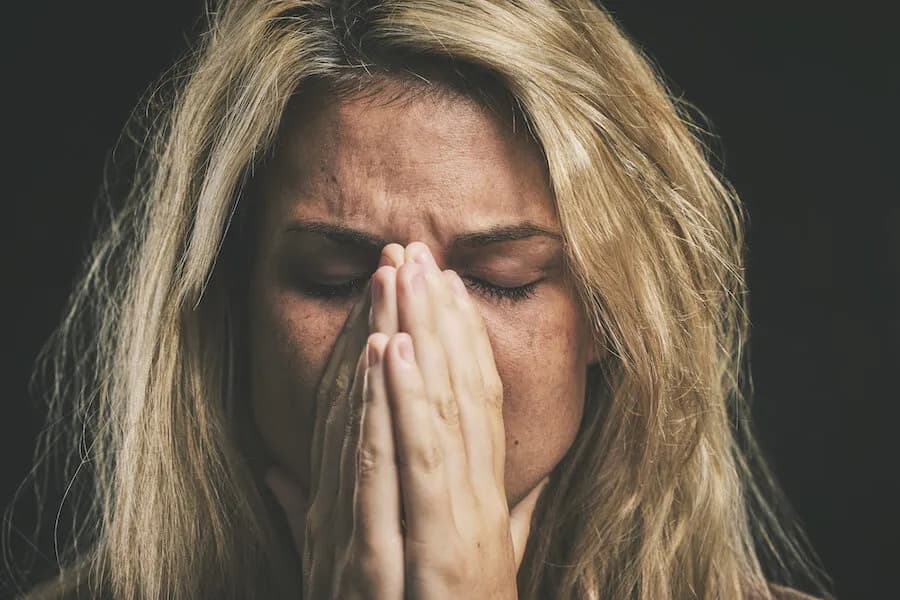 Czy dusza czuje kremacje? Prawda o bólu i świadomości po śmierci